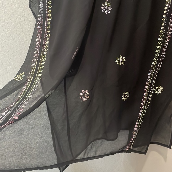 Beach cover up with sequin detail by Betty B - Picture 5 of 6